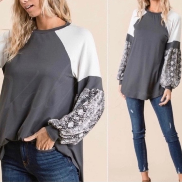 Fireflylane1 Tops - Snake Print Color Block Long Sleeve Top - Animal Print Tops- 🔥SALE🔥